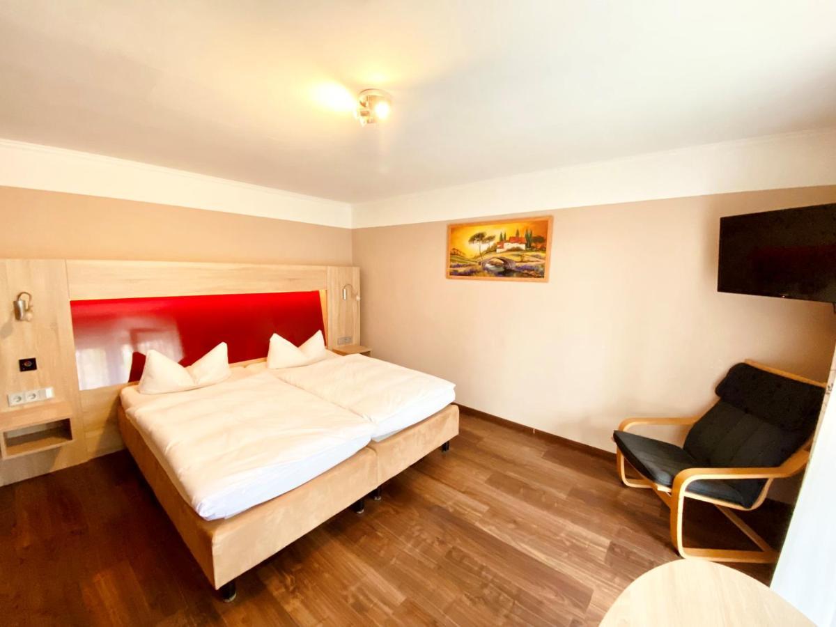 Hotel Garni Kleindienst Ursensollen ภายนอก รูปภาพ