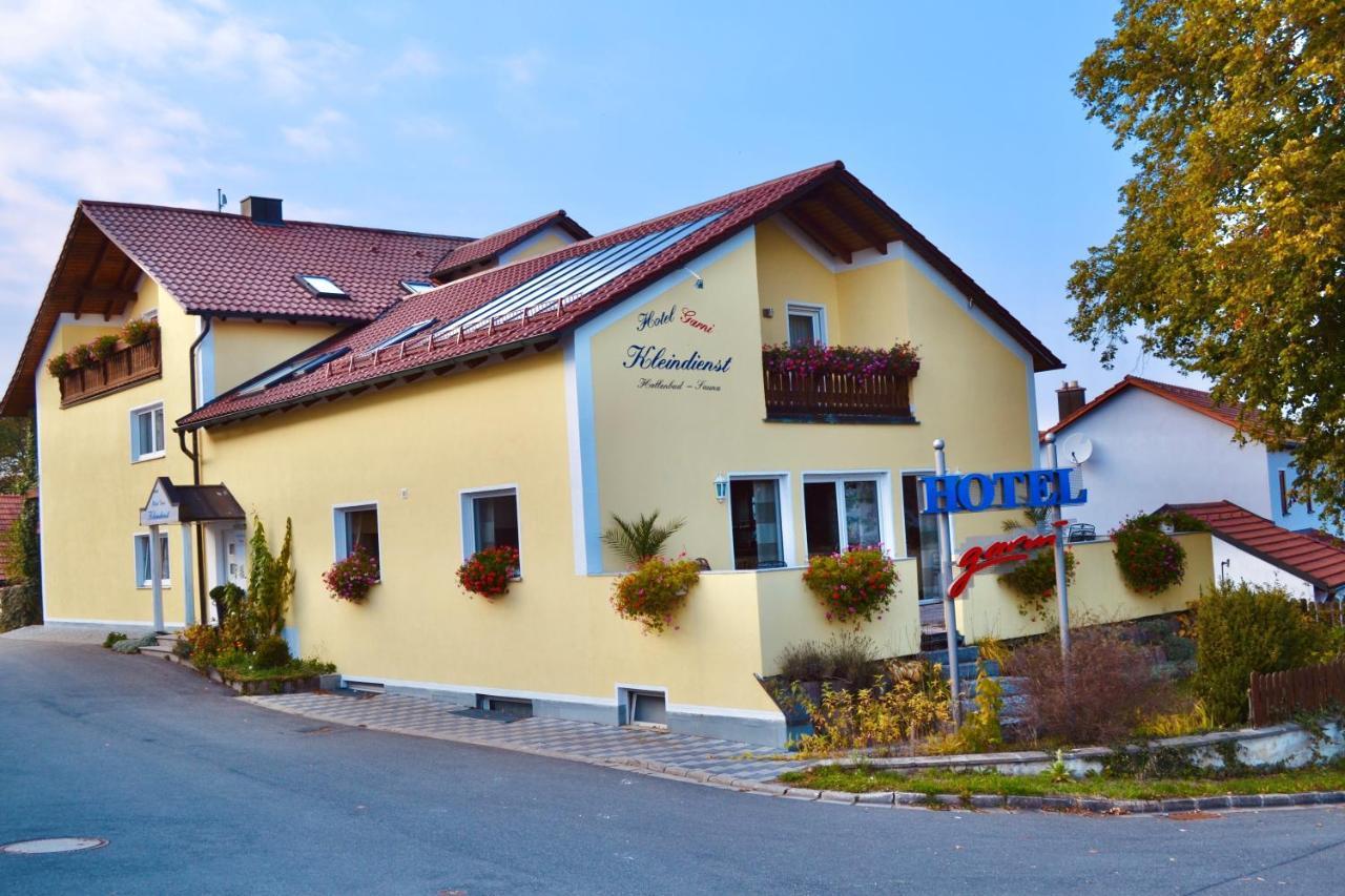 Hotel Garni Kleindienst Ursensollen ภายนอก รูปภาพ
