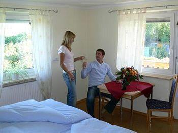 Hotel Garni Kleindienst Ursensollen ภายนอก รูปภาพ